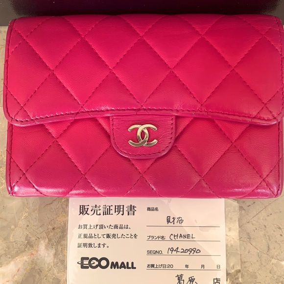 ❤️❤️SOLD❤️❤️Chanel short wallet - Picture 3 of 13